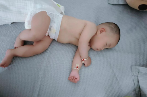 锡林郭勒盟宝宝脚心出汗怎么回事